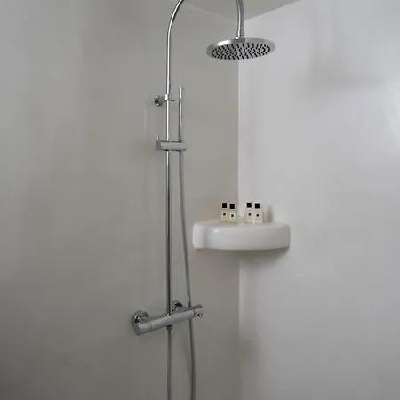 Madame Kalitsi Cozy * Φηρά