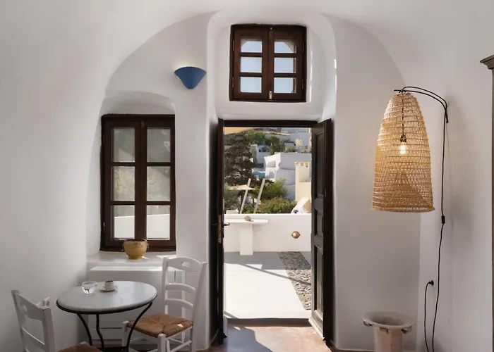 Madame Kalitsi Cozy * ثيرا