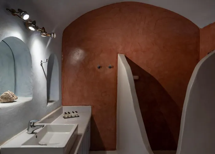 Madame Kalitsi Cozy شقة ثيرا