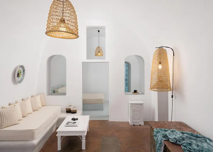 Madame Kalitsi Cozy ثيرا